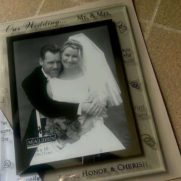 SOLD~~~<><>NEW Wedding Picture Frame 8 x 10 - Picture 4 of 5